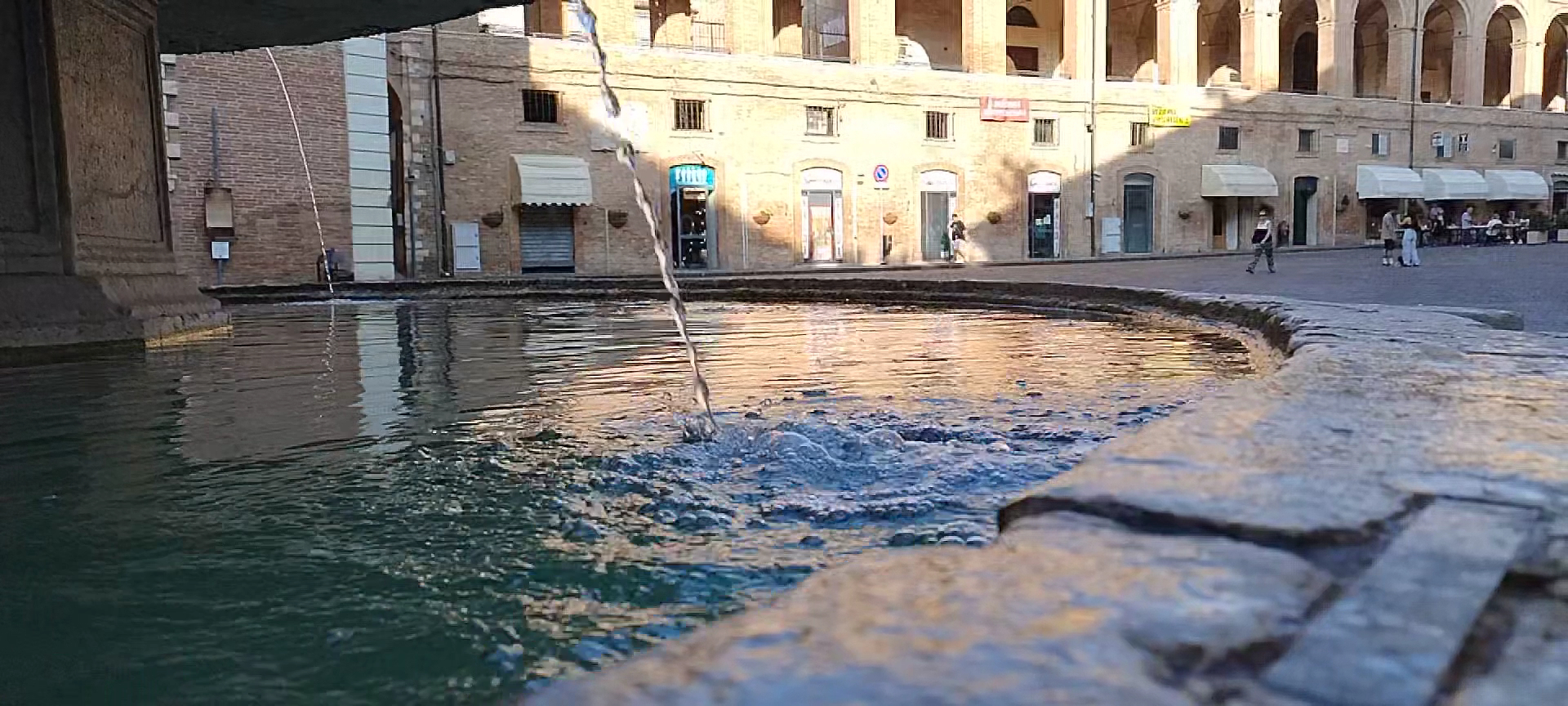 Fontana Sturinalto, Fabriano