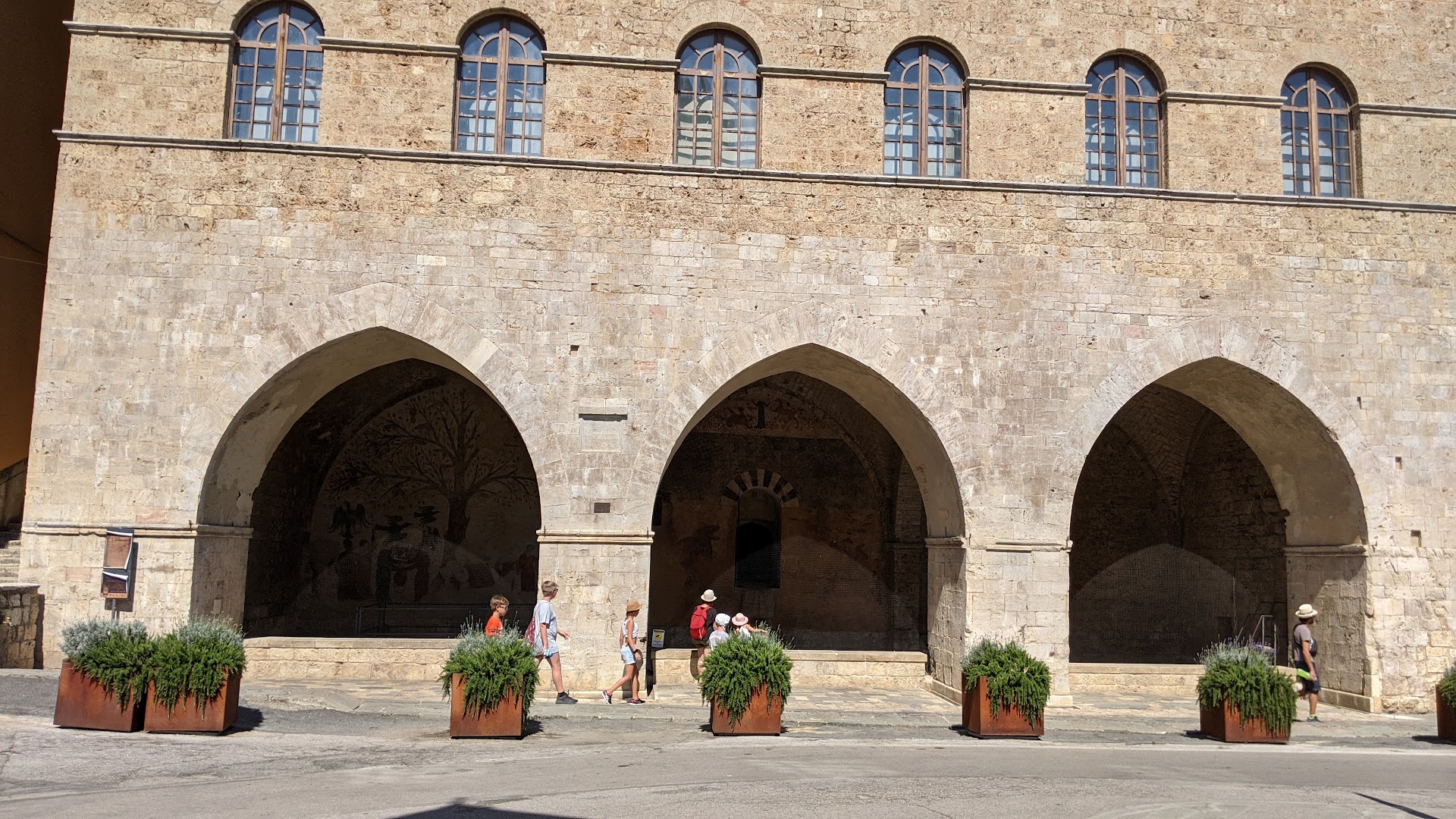 Fonte dell'Abbondanza C 15, Massa Marittima