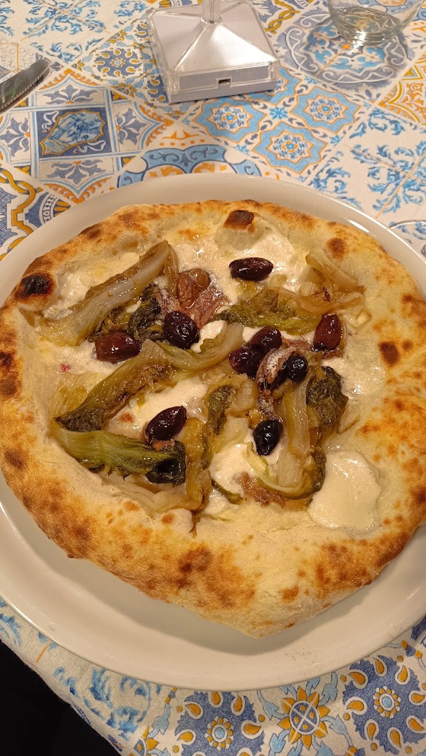 Fonzies Pizza