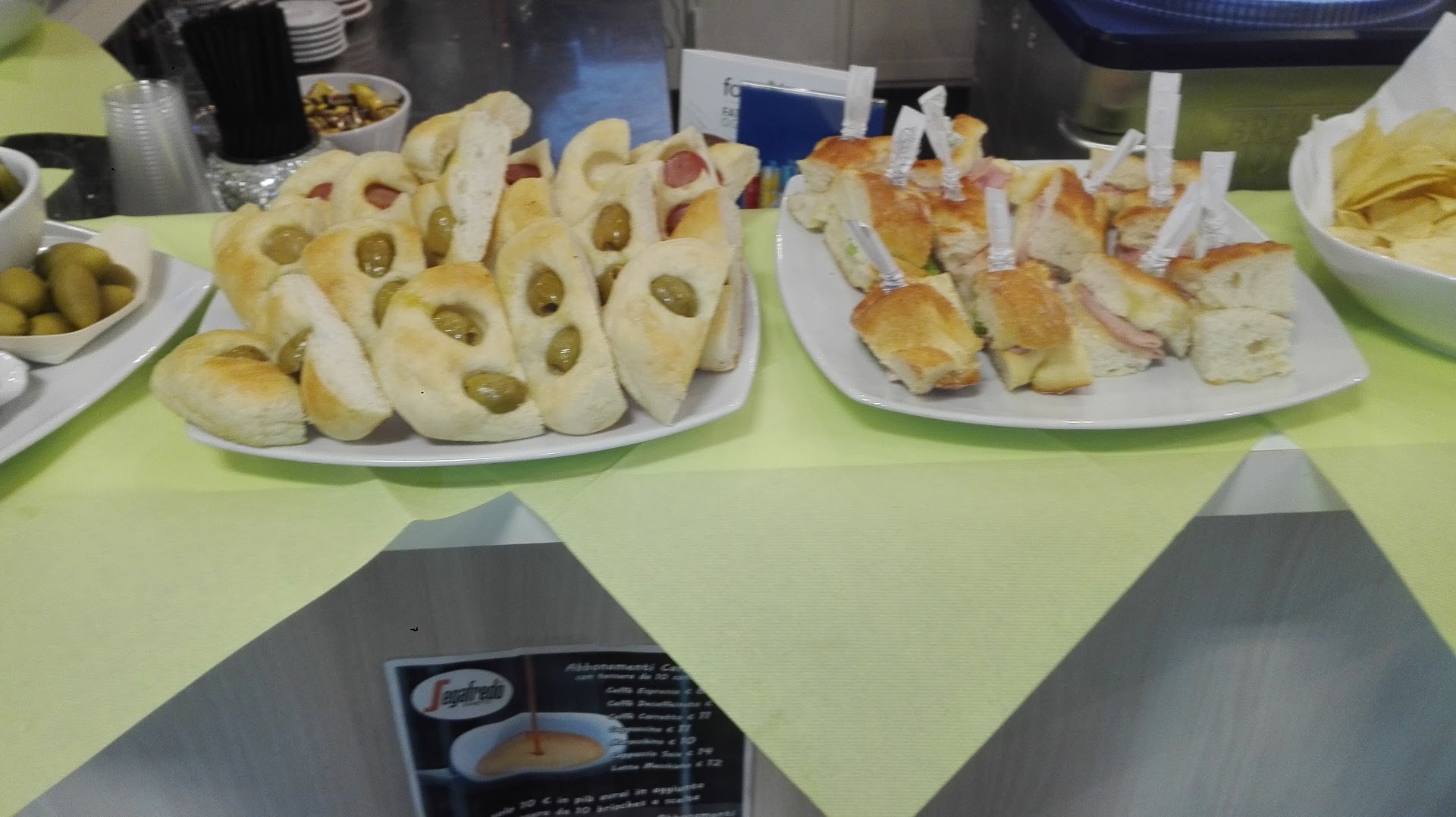 Food Station Cafe'