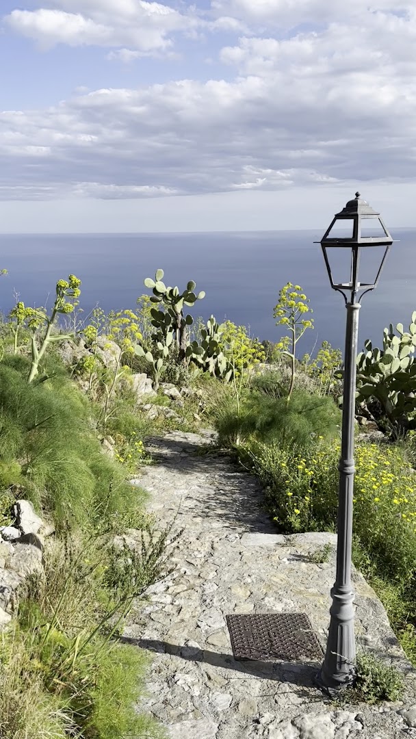 Footpath to Taormina