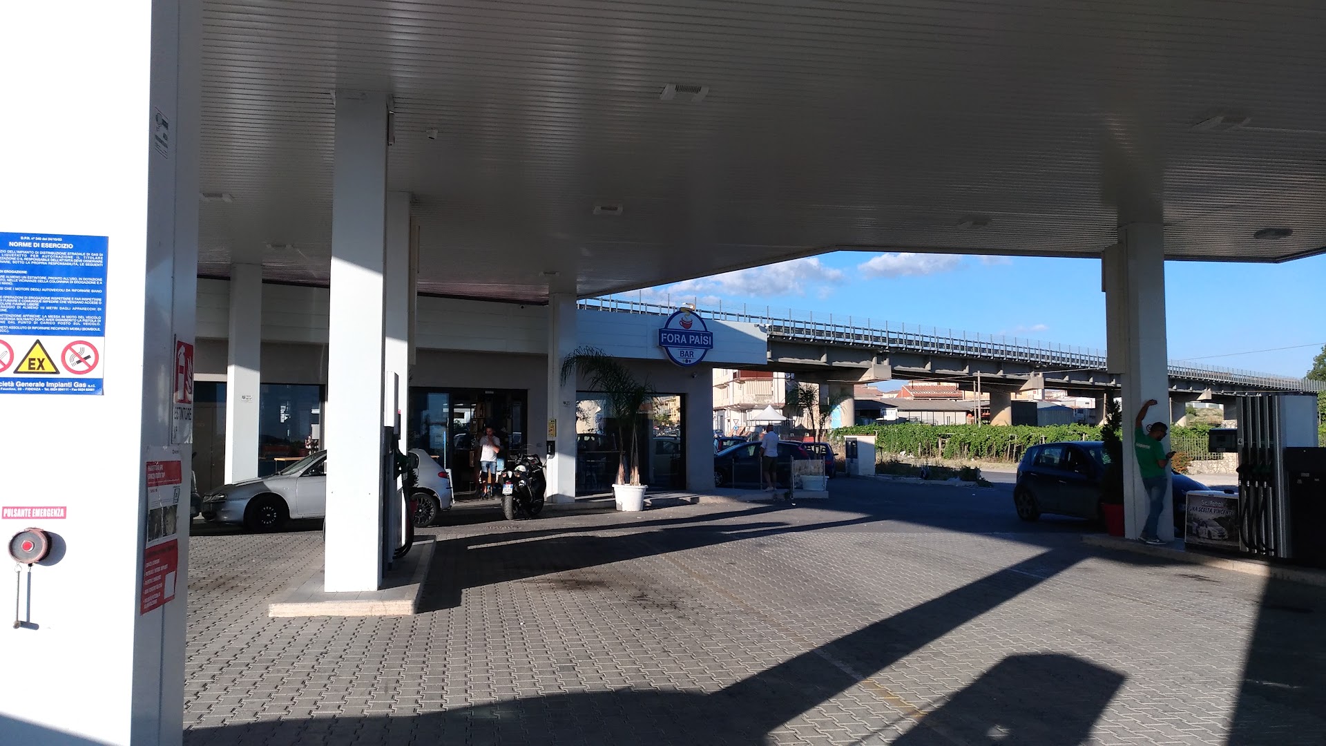 Fora Paisi