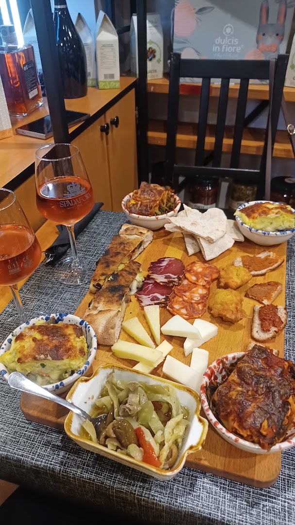 Forte, terra sole passione. Bottega e ristorante calabrese