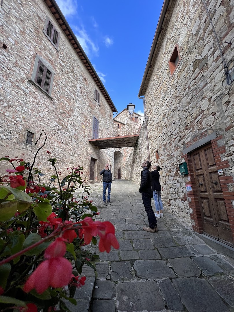 Franco Fadda Wine Tour Siena - Tasting wine in Tuscany