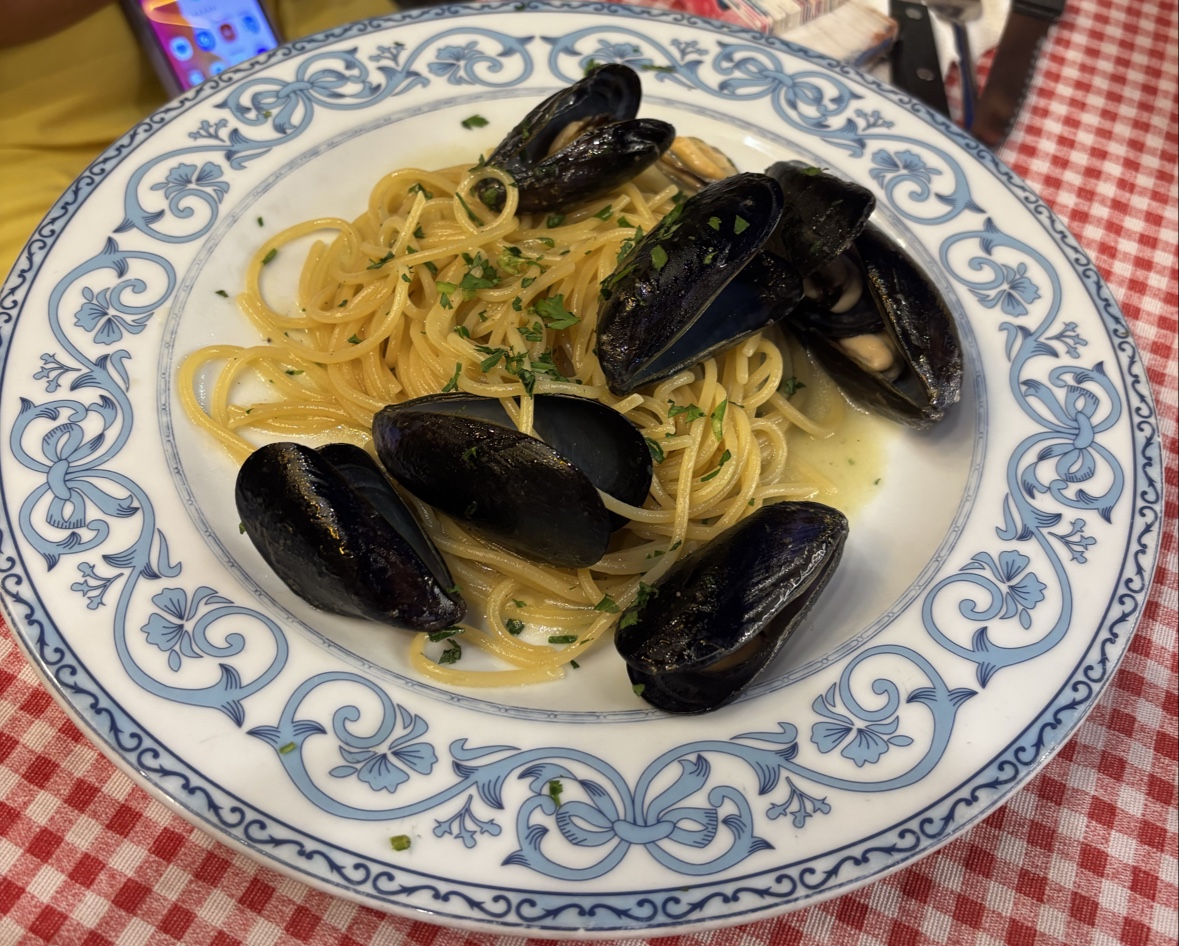 Fratelli Medina, Napoli