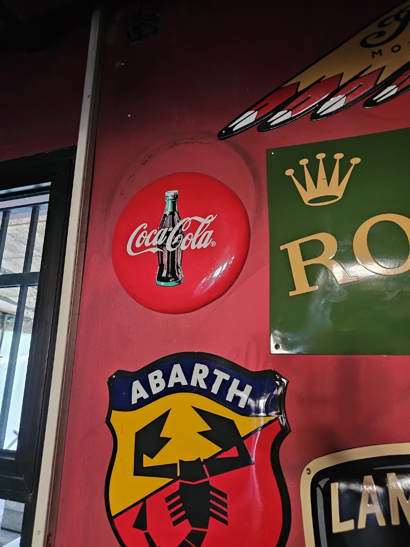 FREE WAY PUB