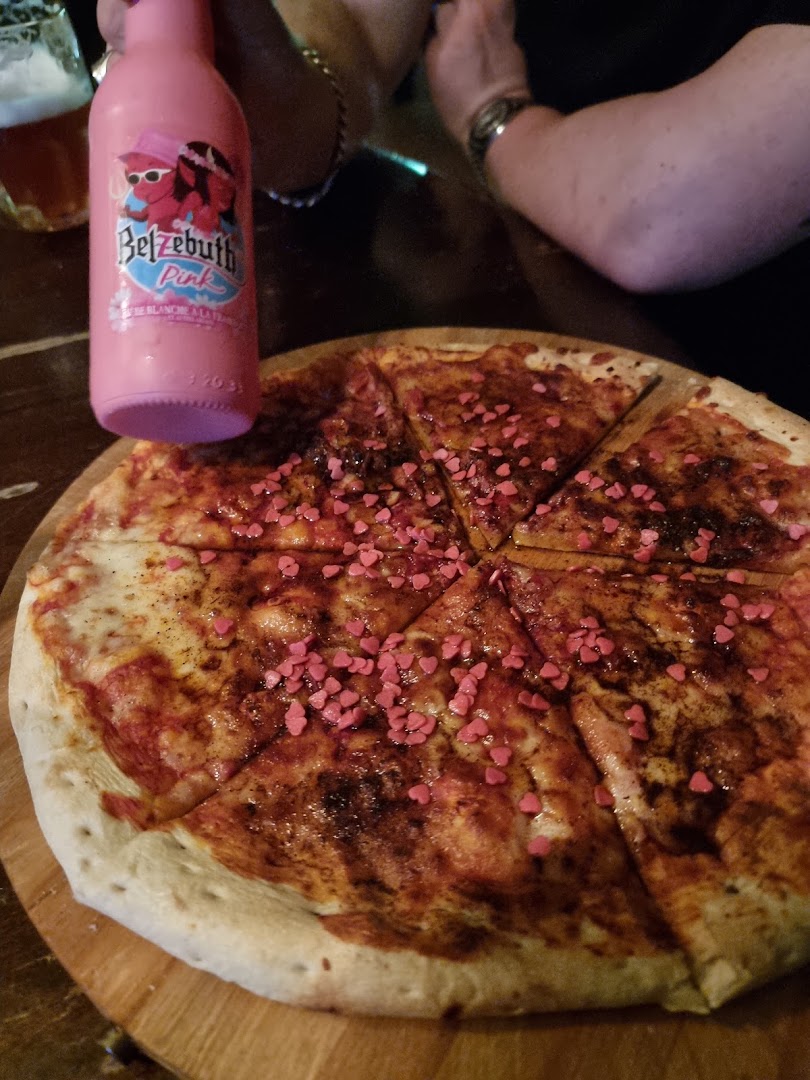FREE WAY PUB