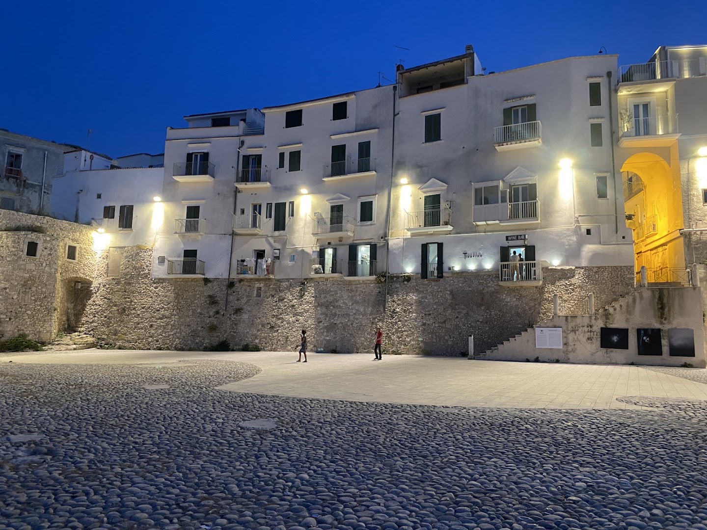 FreshApulianBar, Vieste