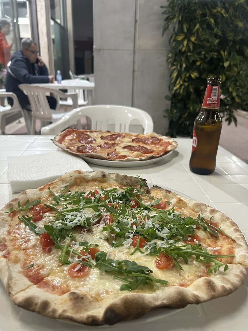 Friend's Pizza