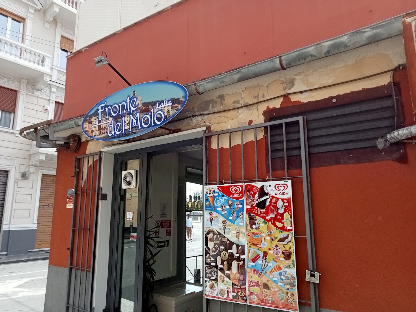 Fronte del Molo Caffè