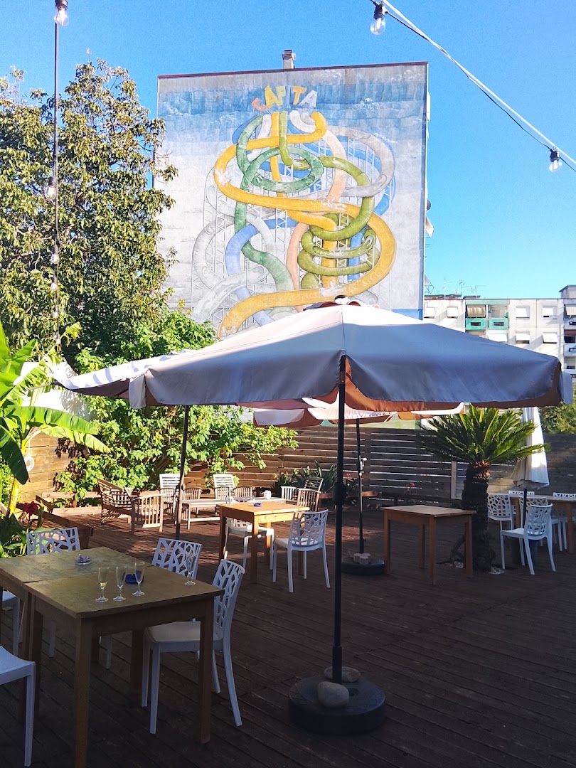 Frugale Roma Food Garden