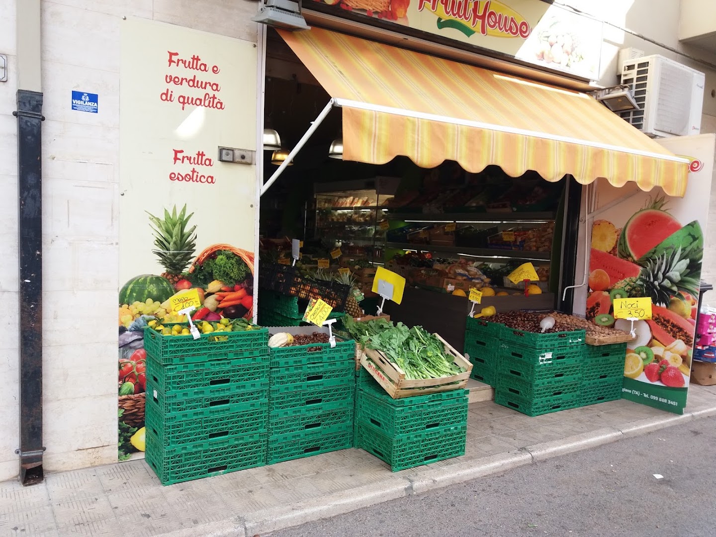 Fruit House, Palagiano