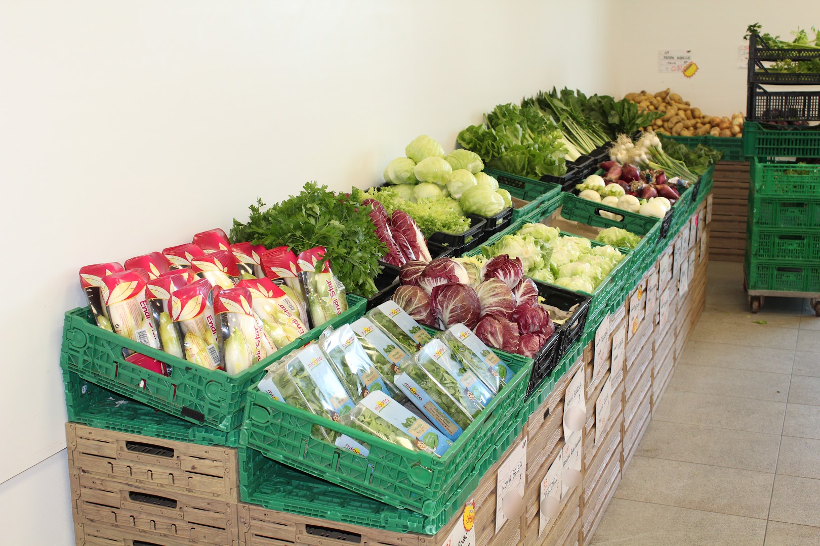 Frutta Verdura Vino Negozio Agrintesa Russi