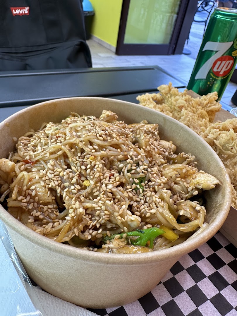 FUFÚ CHICKEN WOK