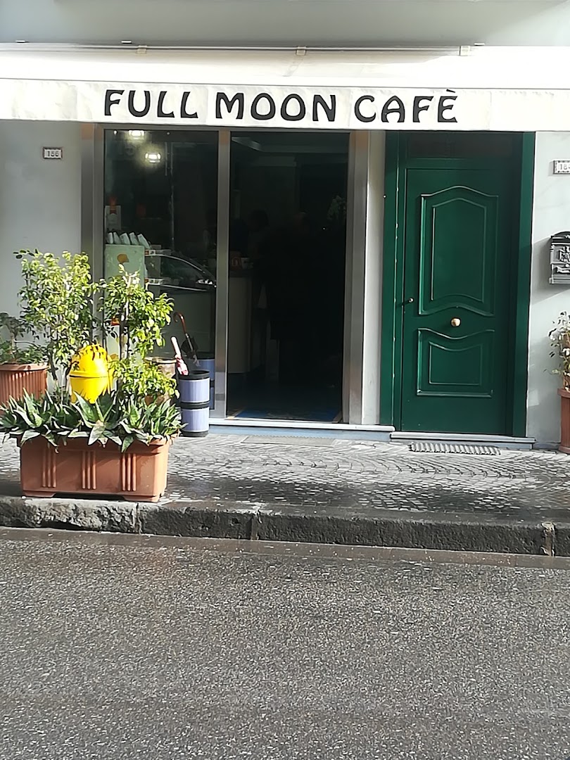 full moon cafe bar