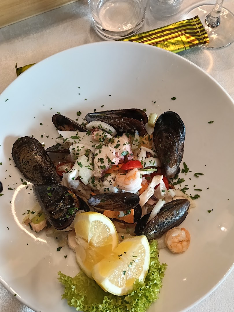 G.M.G. Food & Drink