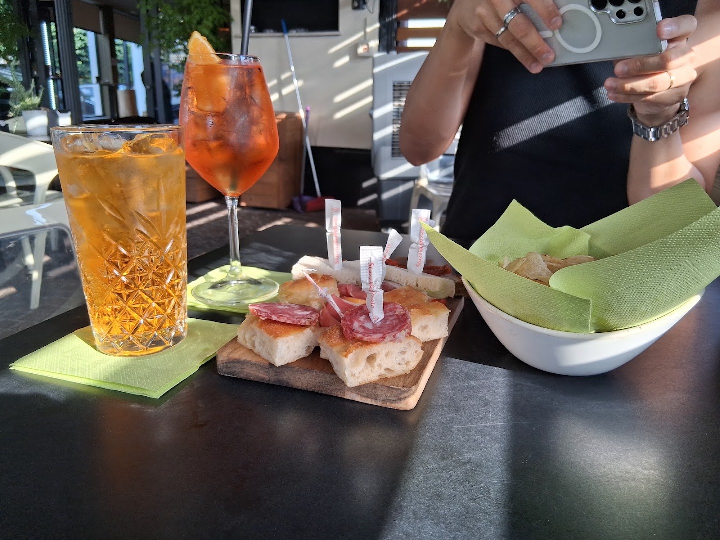 Garage | drink, food & shop