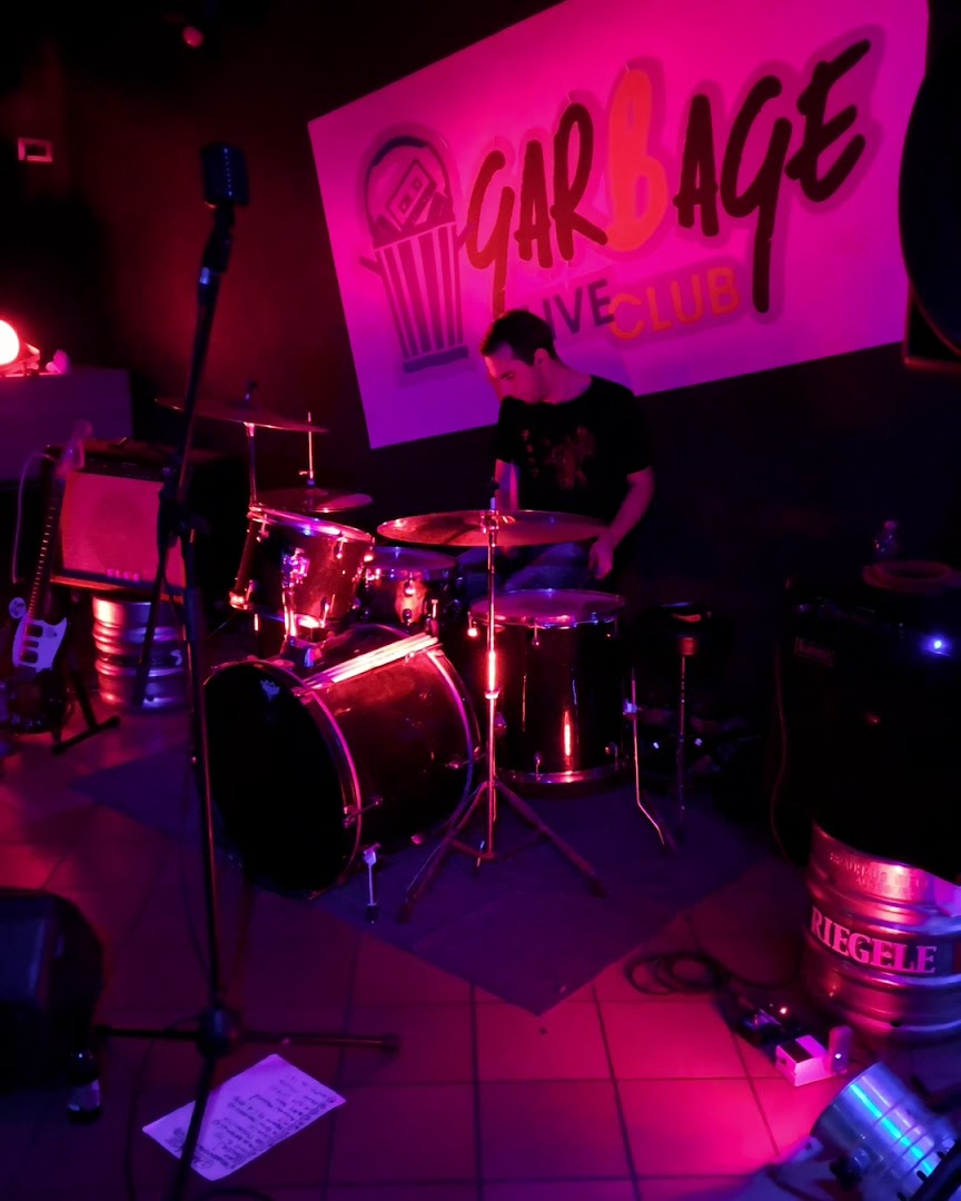 Garbage Live Club