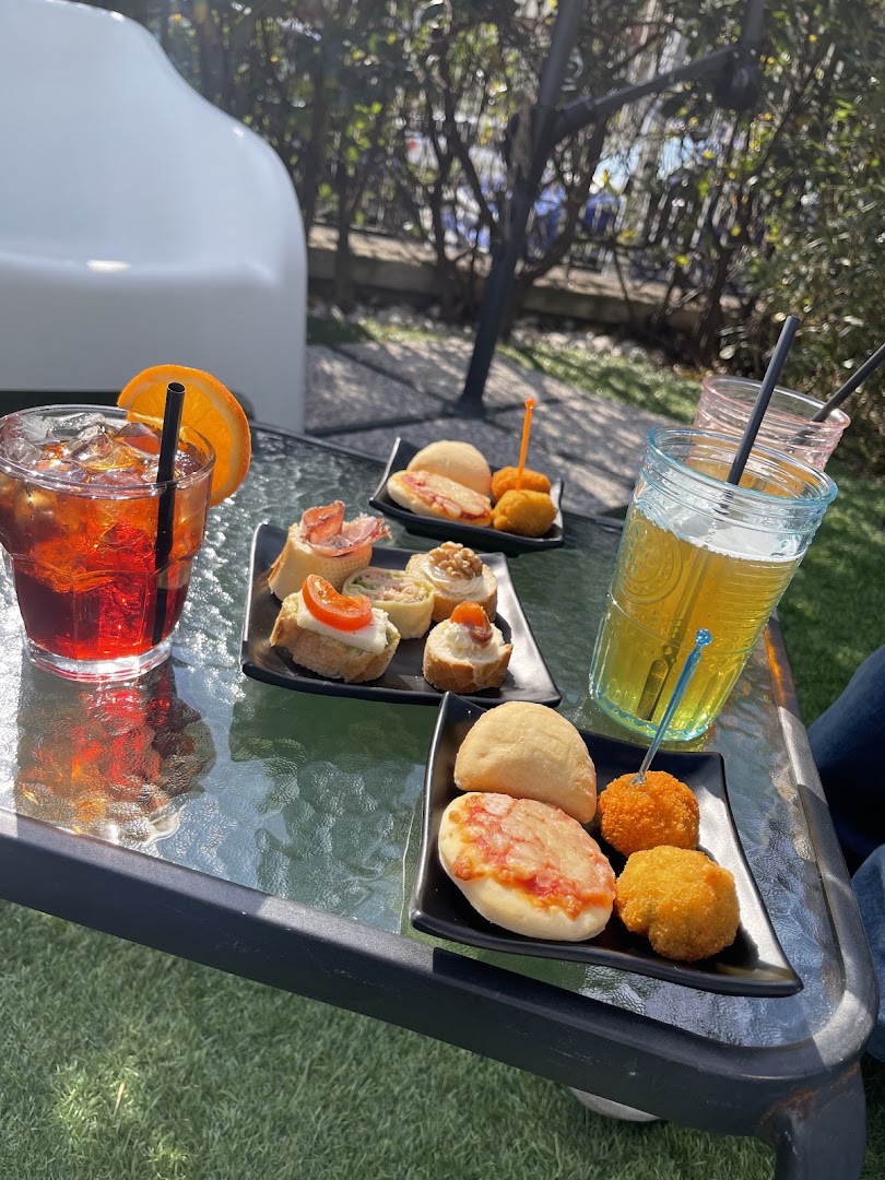 Garden's cafè, San Nicola La Strada