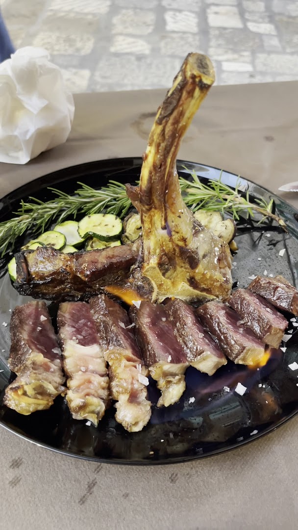 Garibaldi Pub & Steakhouse Monopoli