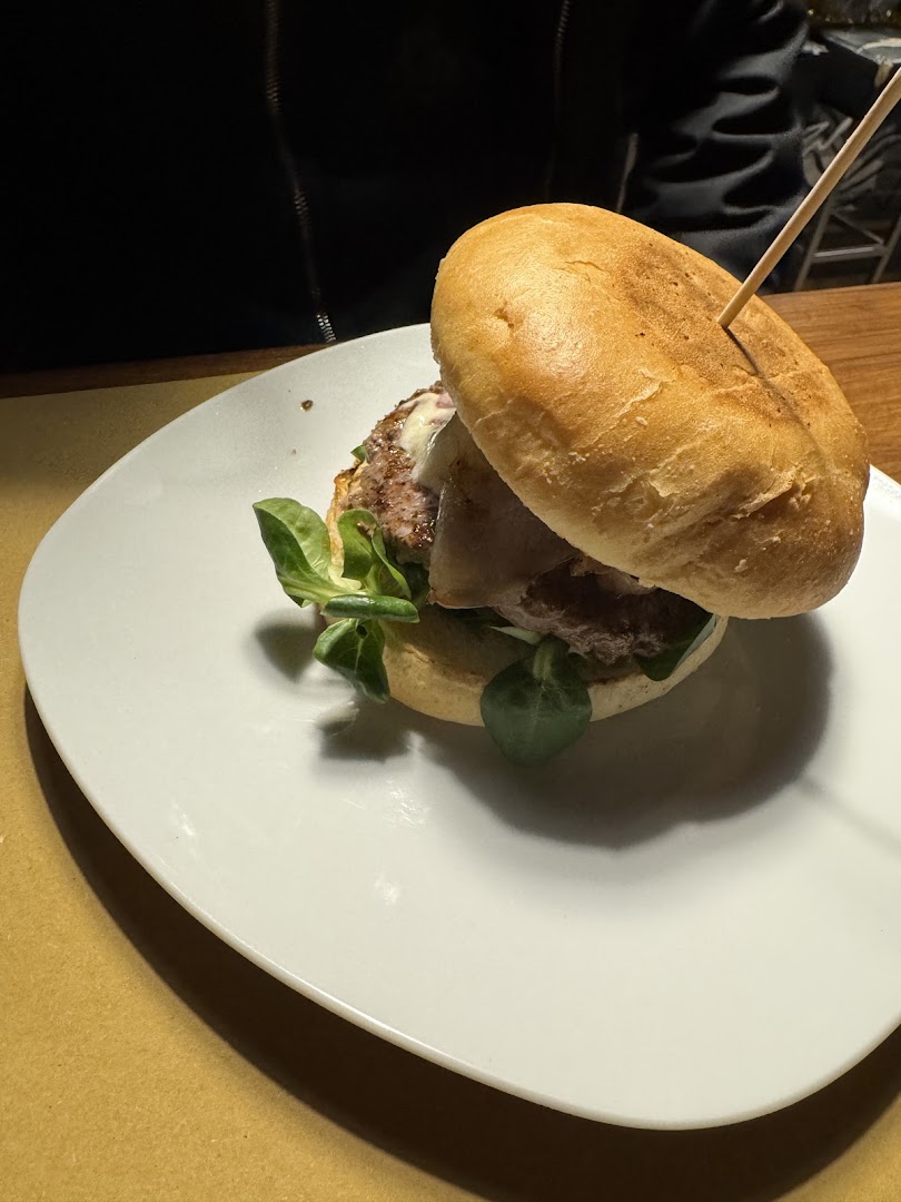 Gattaglio's Pub