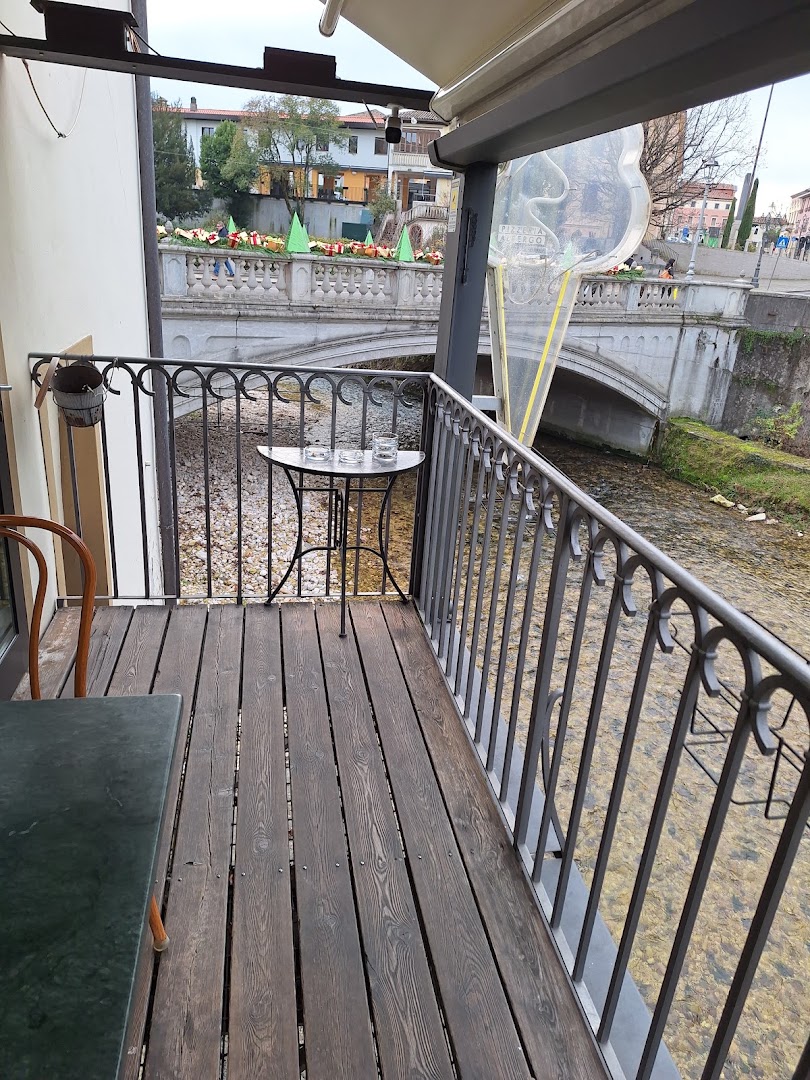 Gelateria al ponte