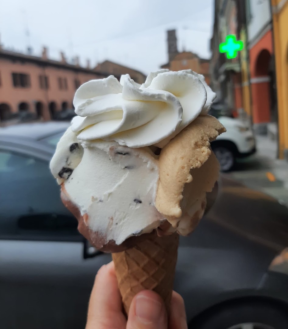 Gelateria Amadeus Campagnola, Campagnola Emilia