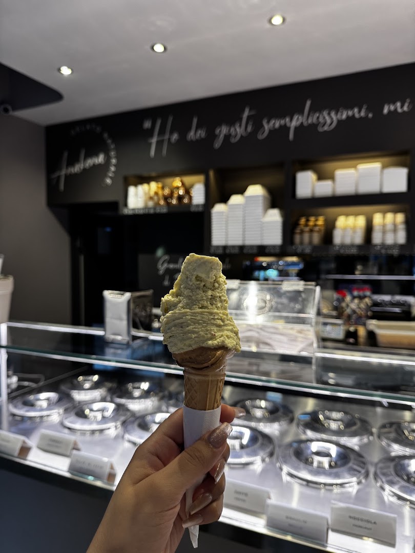 Gelateria Anakena - Gelato Artigianale di Alta Qualità - Gelati Senza Glutine e Gelati Vegani (senza lattosio)