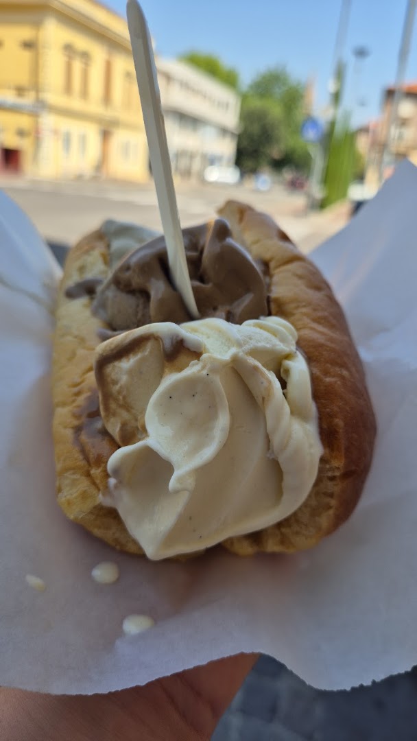 Gelateria Artigiana Dolcecrema