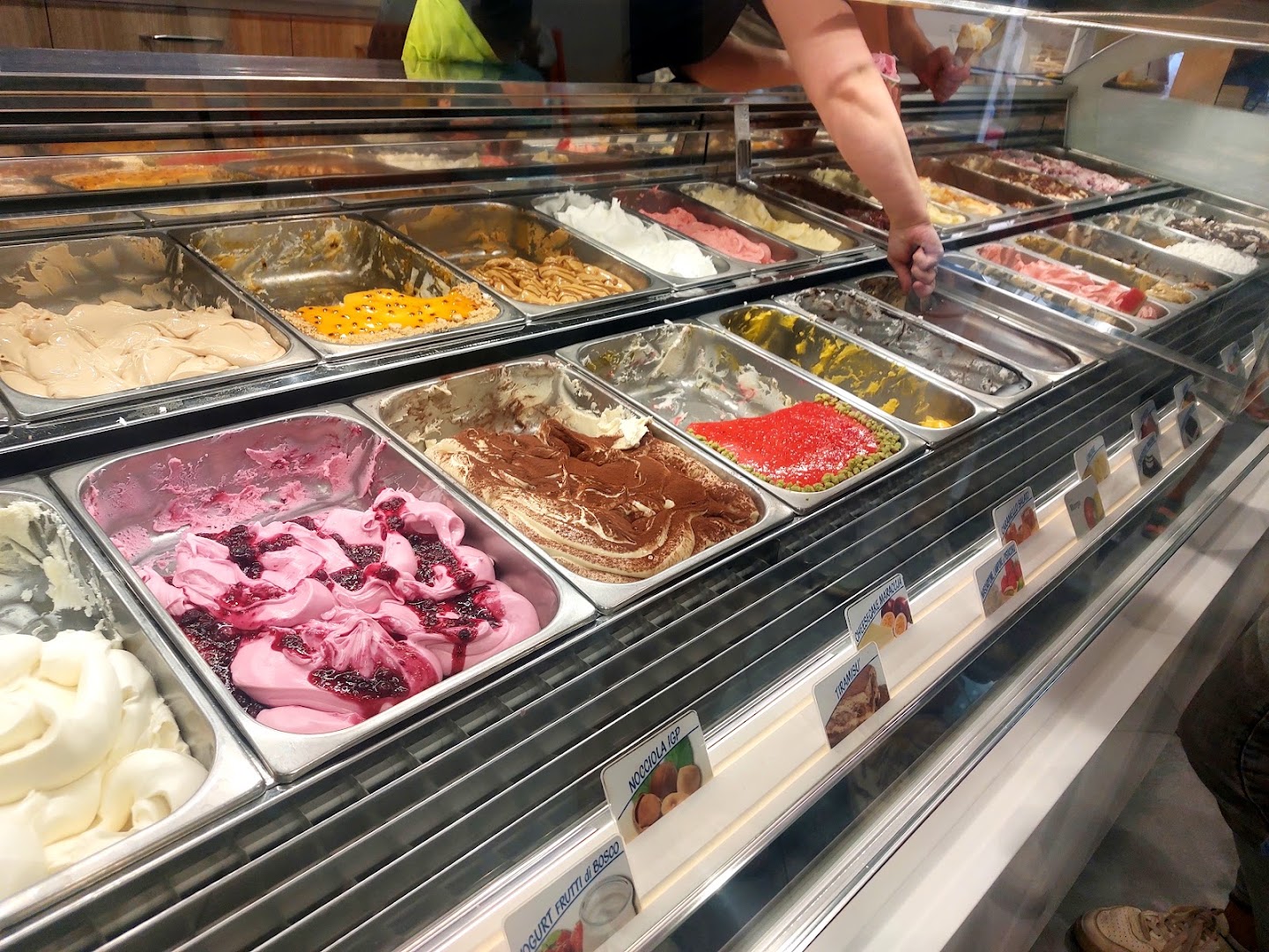 Gelateria Artigianale Tarifa, Arco