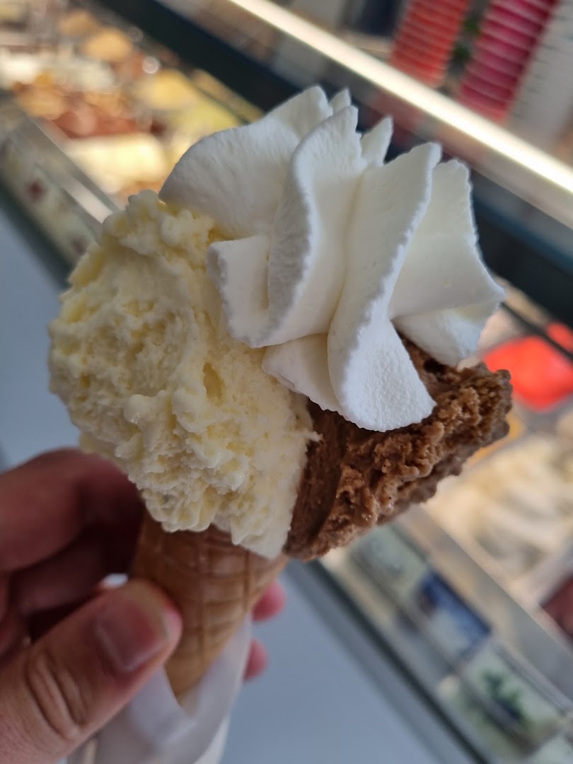 Gelateria artigianale yes