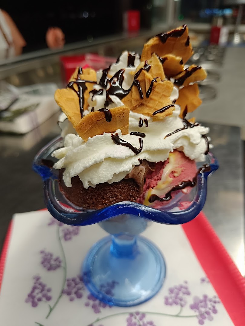 Gelateria Bar Karma