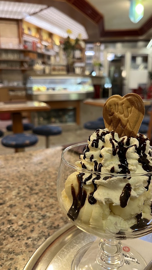 Gelateria CB, Chiusa