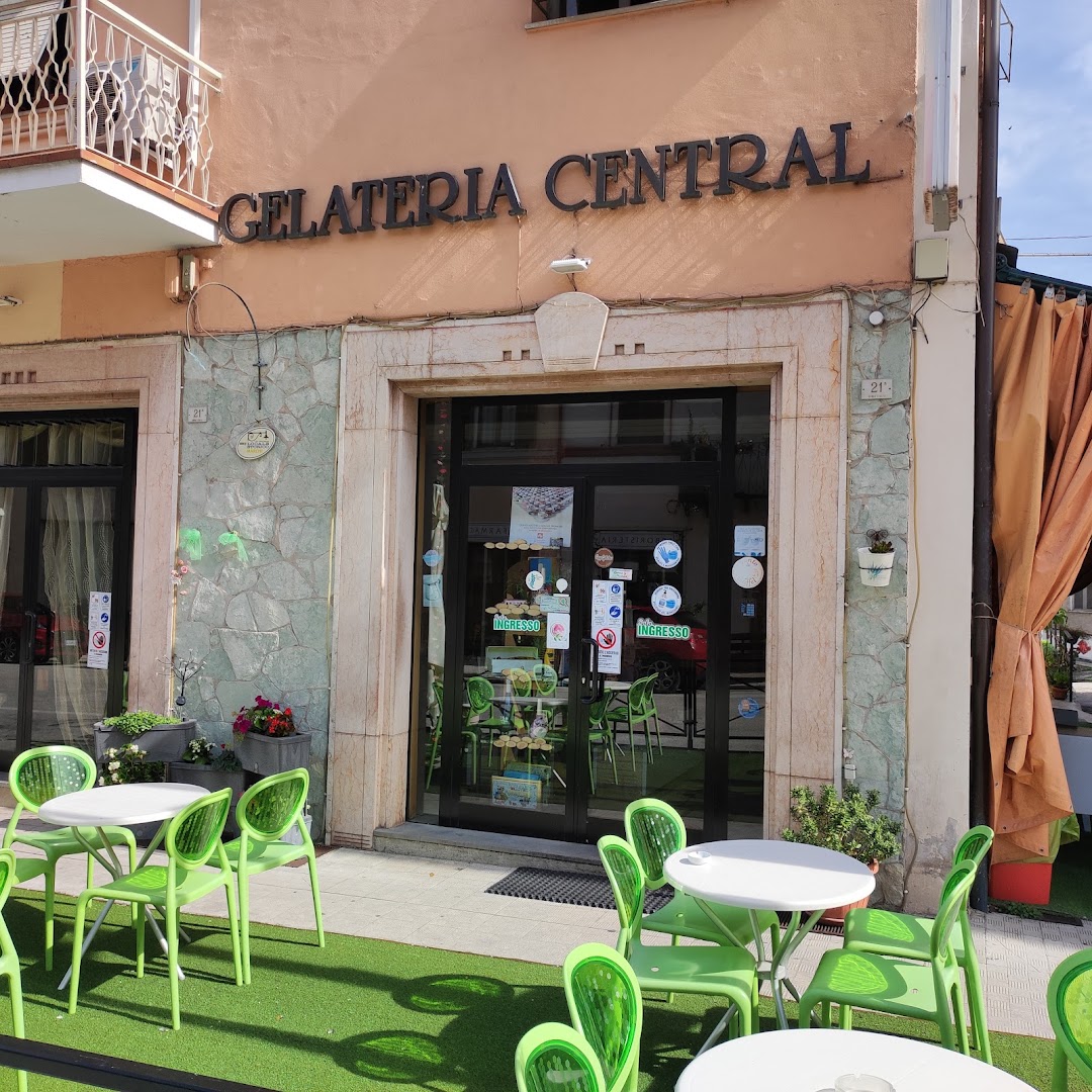 Gelateria Centrale di M&R Montecchia, Castelraimondo