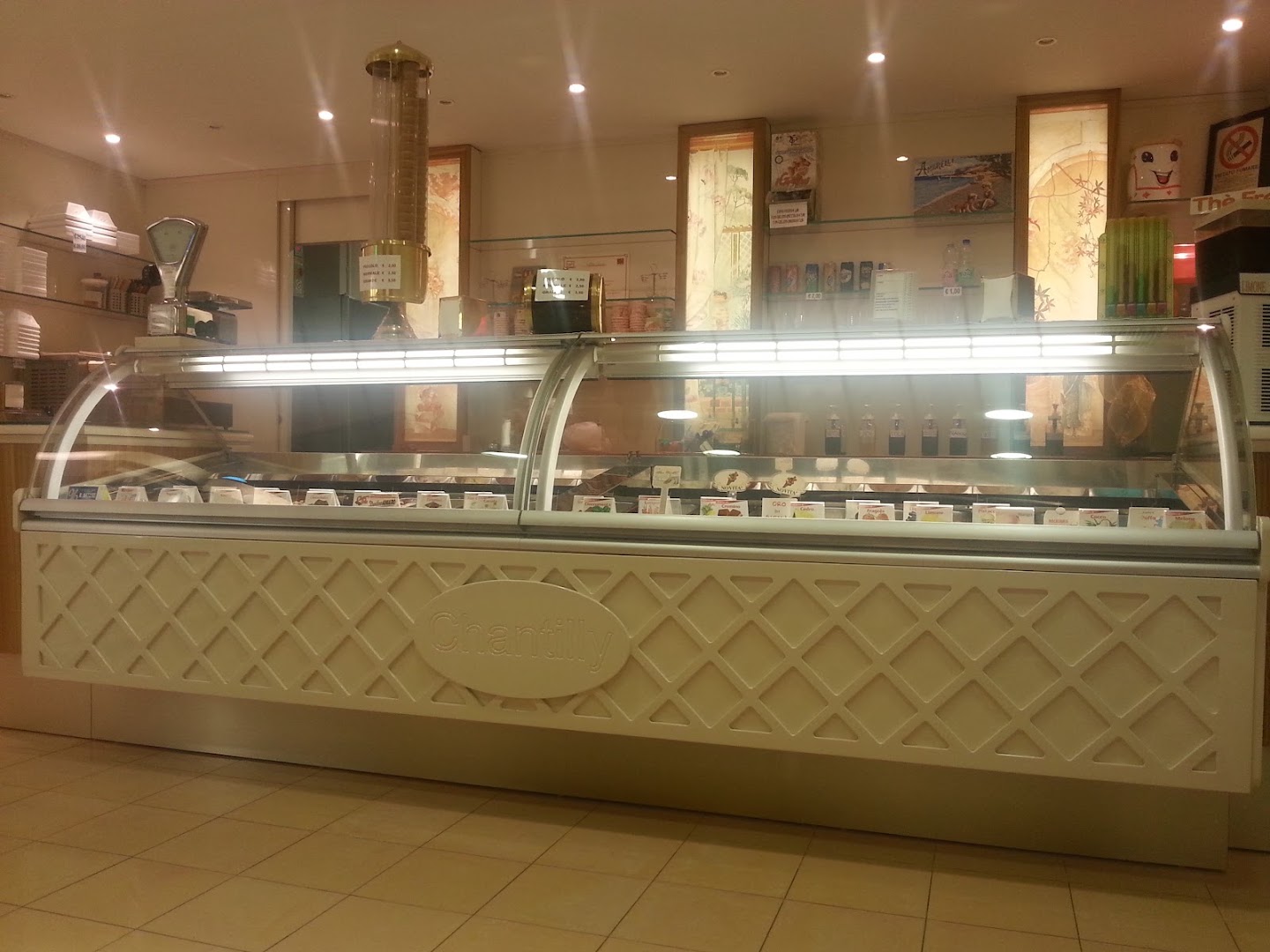 Gelateria Chantilly di Travaglioli Maurizio E C. (S.N.C.)