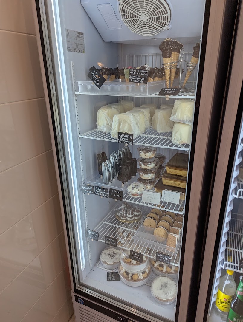 Gelateria Glacia Di Cucchia Adriano, Chieti