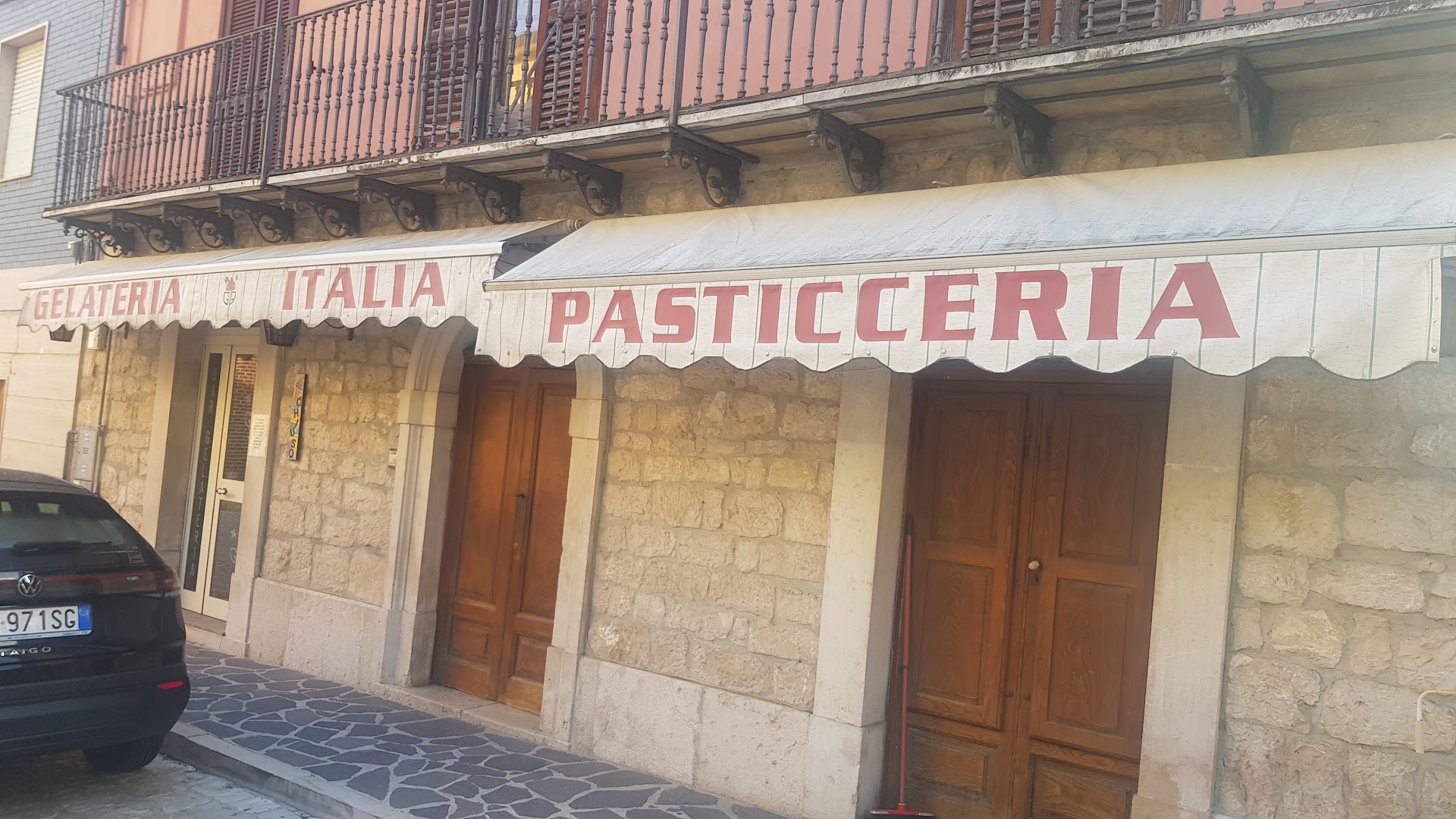 Gelateria Italia & Pasticceria Magnolia