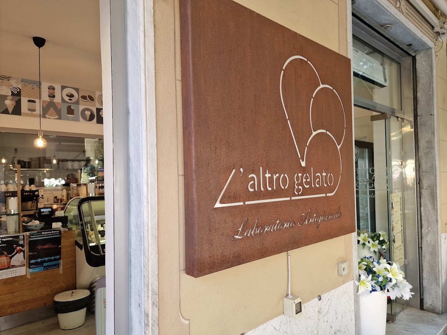 Gelateria L'altro Gelato - Levanto Ice Cream Shop.