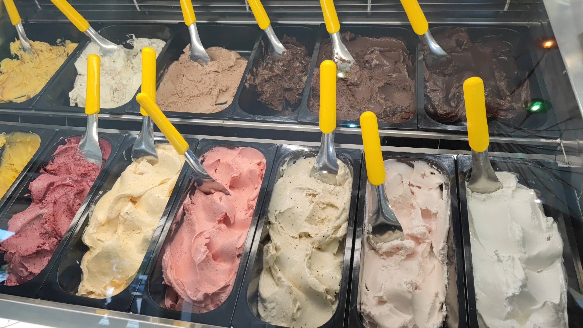 Gelateria L'Azzurra Di Bettelli Giuliano