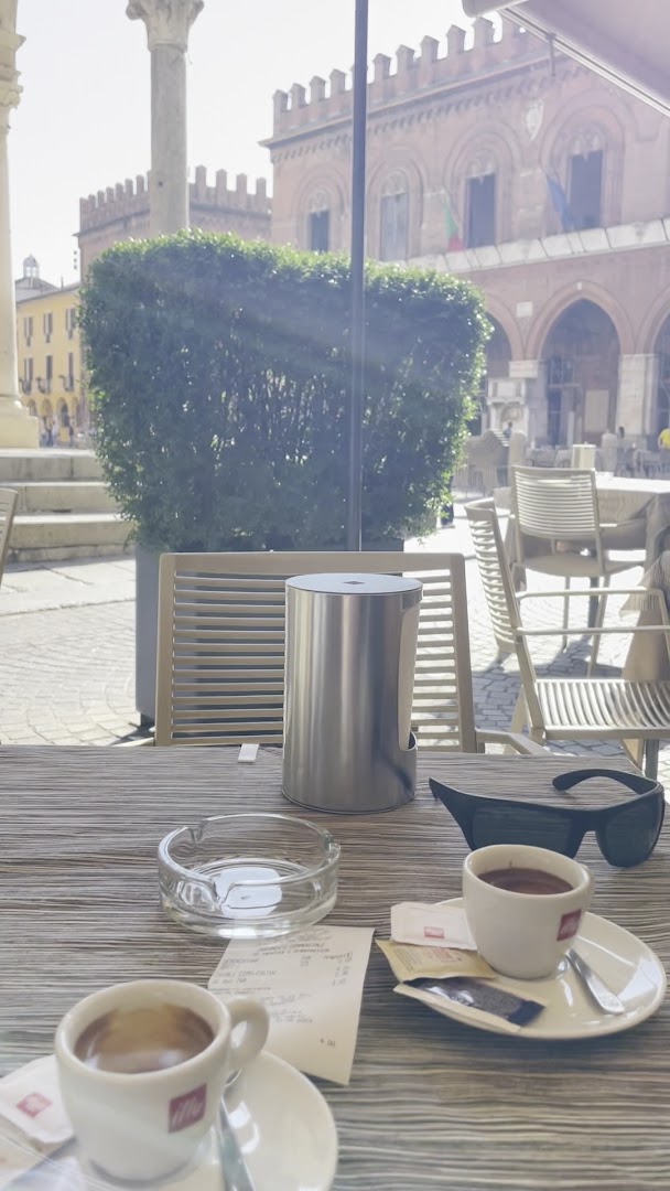 Gelateria Pierrot Di Volta Cremona