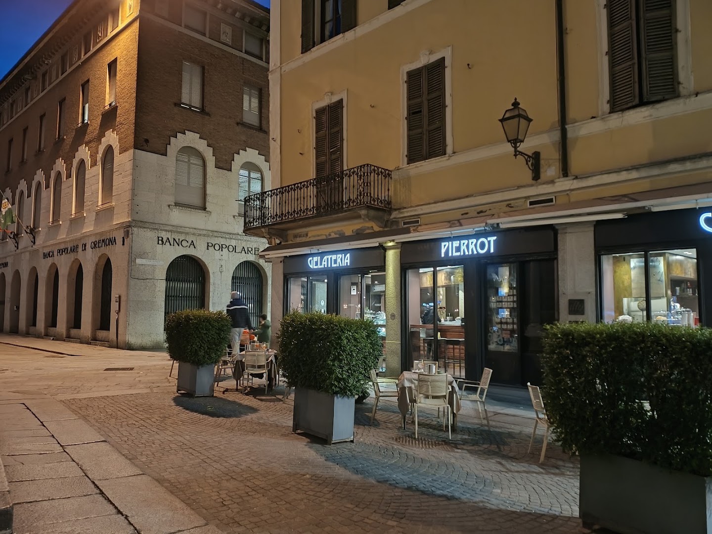 Gelateria Pierrot Di Volta Cremona