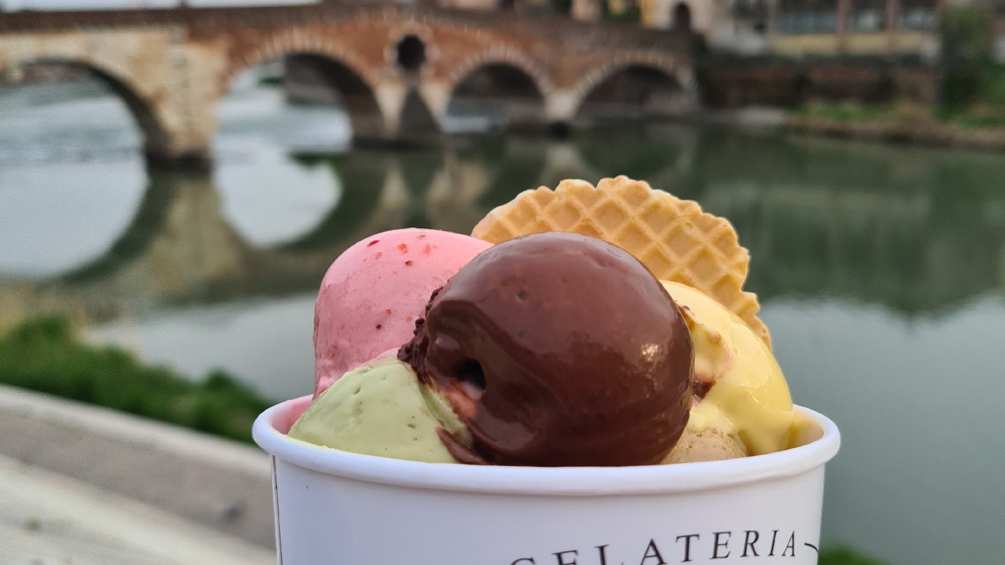 Gelateria Ponte Pietra