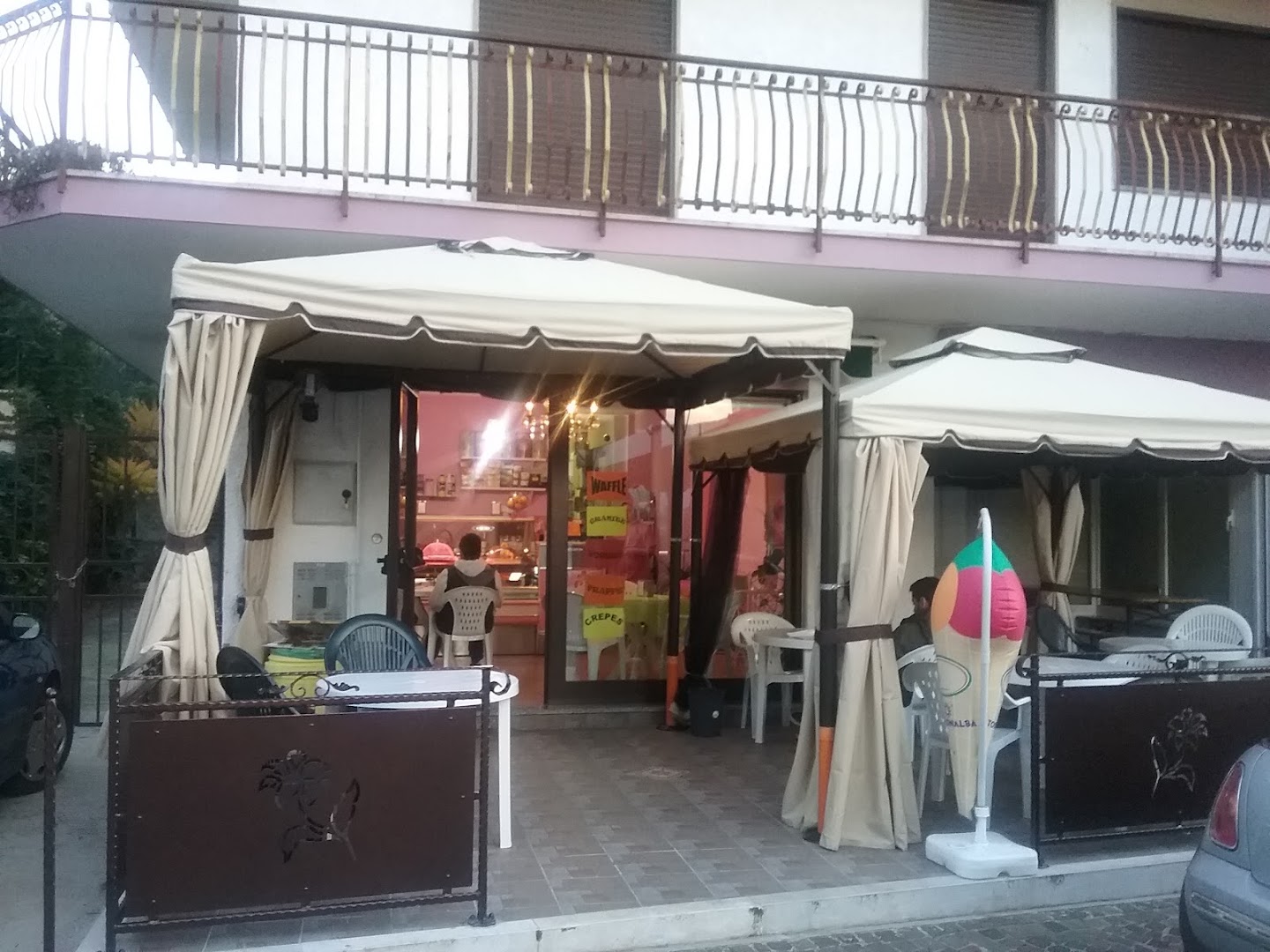 Gelateria Pucci Pink