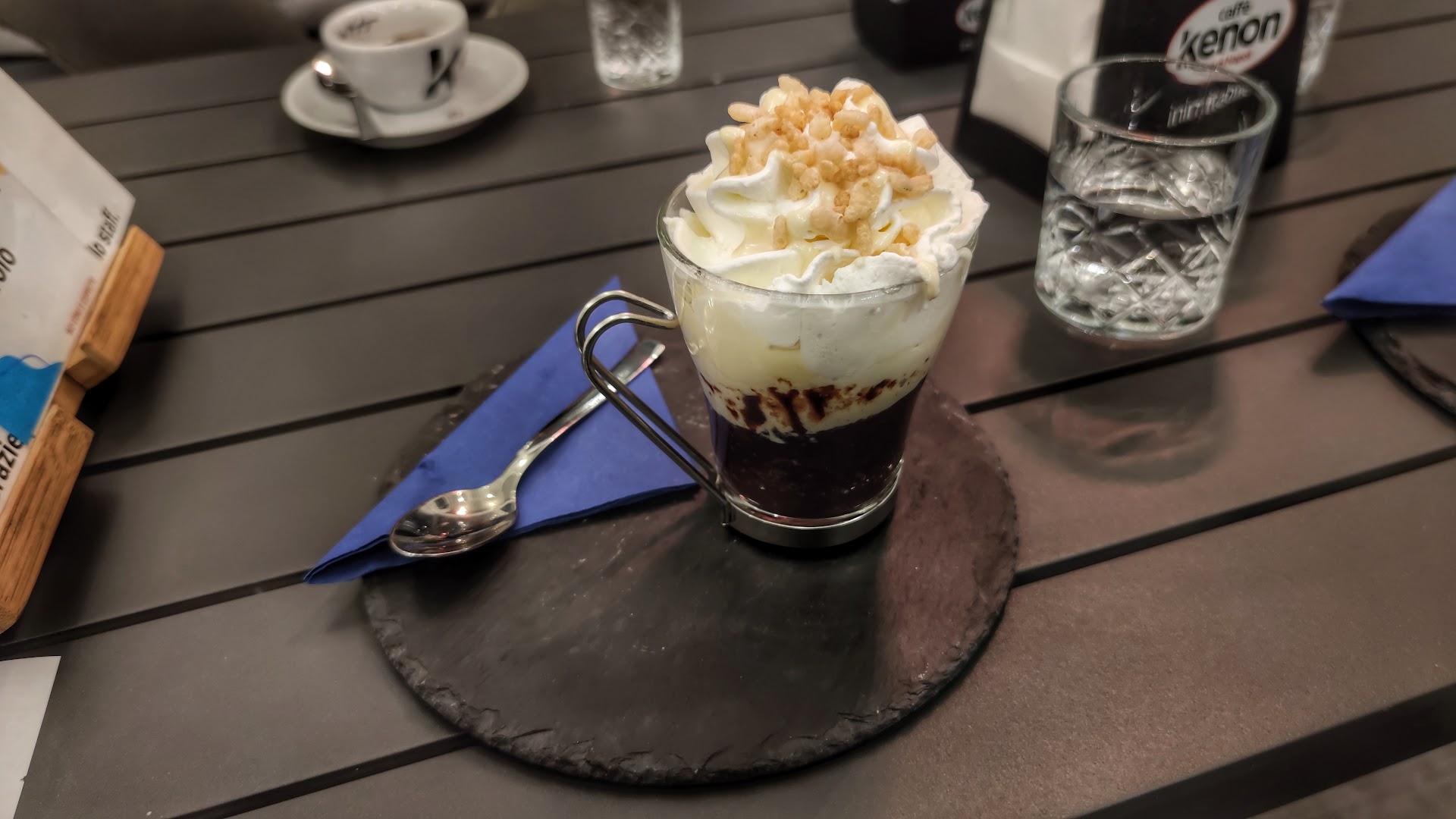 Gelatilandia, Latina