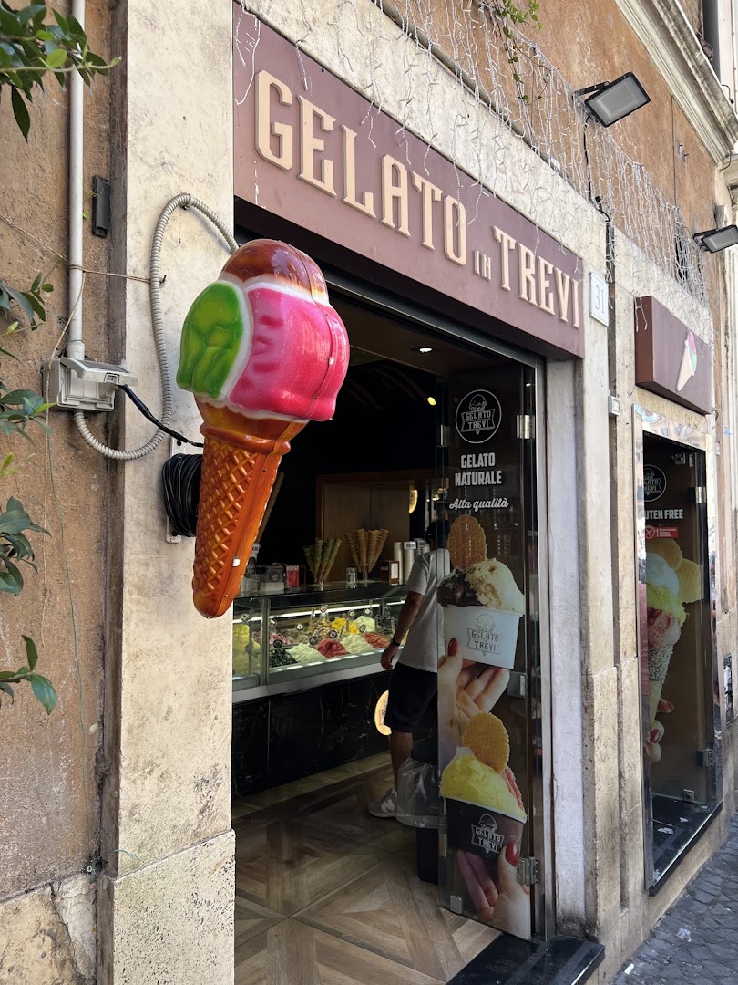 Gelato in Trevi