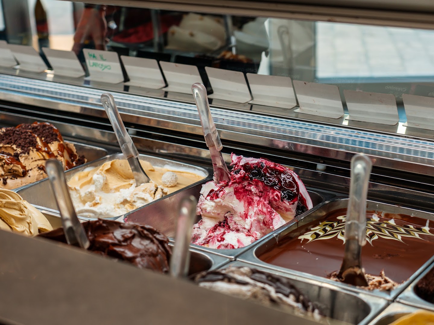 Gelatomania San Colombano al Lambro – Gelateria Artigianale, Pasticceria, Caffetteria, Aperitivi, San Colombano al Lambro