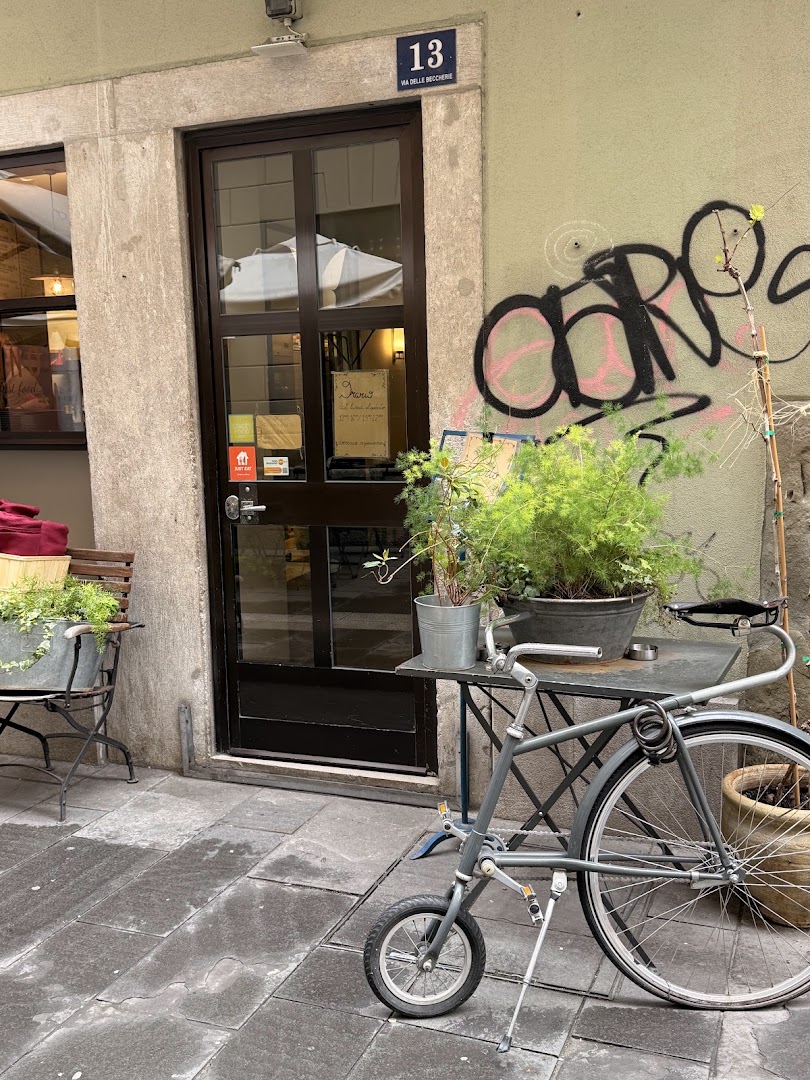 Genuino, Trieste