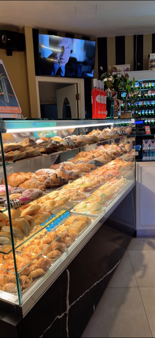 Gigi's Bar