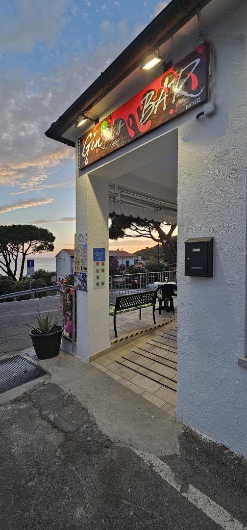 Gino's Bar