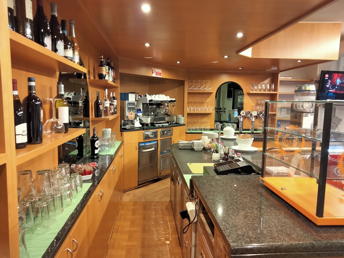 Gioia dal 1958 bar ristoro sala fumatori